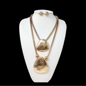 Elegant Gold-Tone Necklace and Earring Set